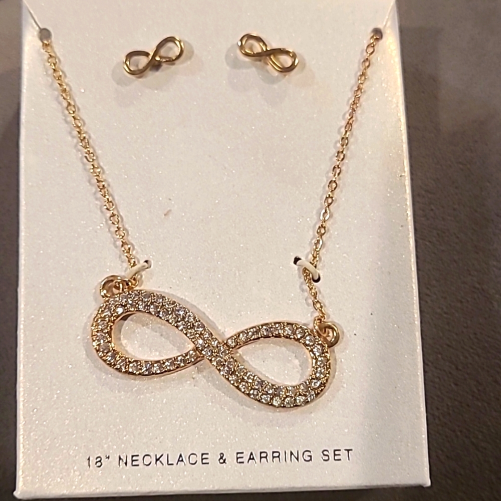 18" Necklace and Earring Set